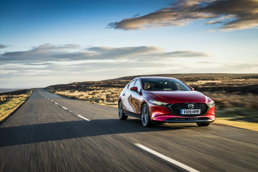  Mazda3 Skyactiv-G Sport Lux Hatchback 2019 года  (UK) (фото 31 из 91)